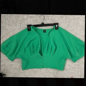 Green flowy crop shirt